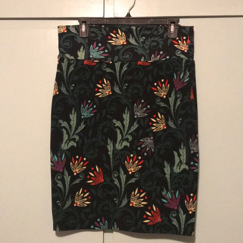 Medium Lularoe Cassie